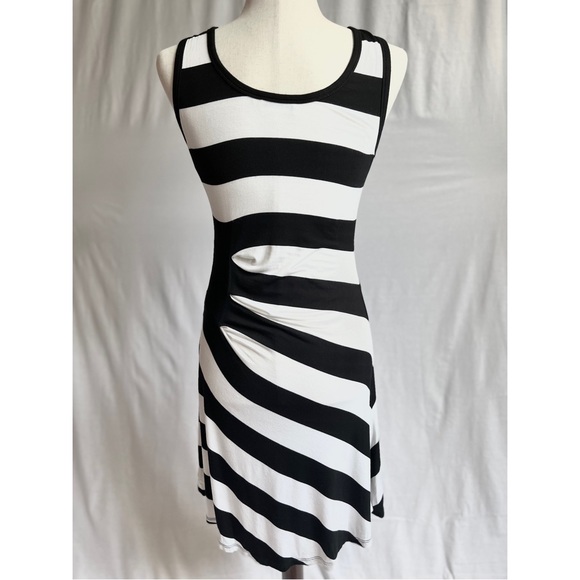SOLD - Calvin Klein Size 4 Black and White Striped Bodycon Dress - Picture 4 of 6